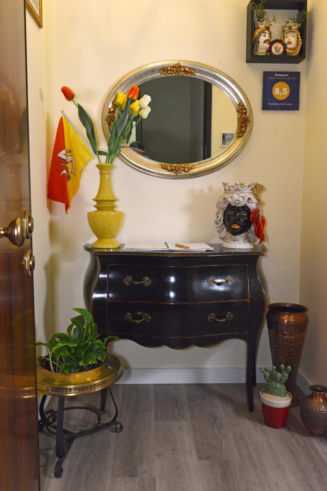 Residenza Del Turista Bed and Breakfast Catania Exteriör bild
